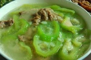 絲瓜排骨湯 絲瓜排骨湯