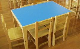 幼稚園課桌椅
