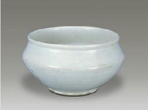 白釉折腰缽盂