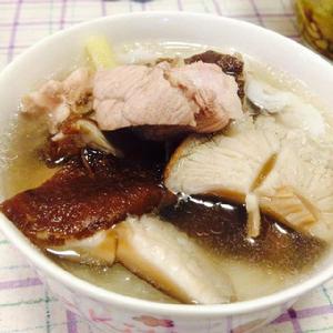 香菇排骨線面 香菇排骨線面