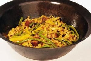 鐵鍋燜面 鐵鍋燜面