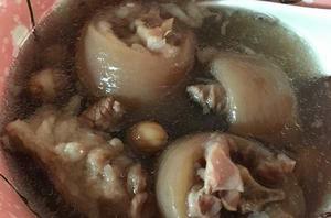 巴杜豬尾骨湯 巴杜豬尾骨湯