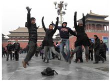 2010年12月，青年組到北京體驗學習。