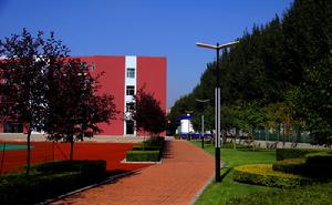 吉林市第十三中學校園一角