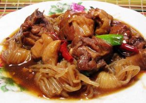 三椒魔芋啤酒雞 三椒魔芋啤酒雞