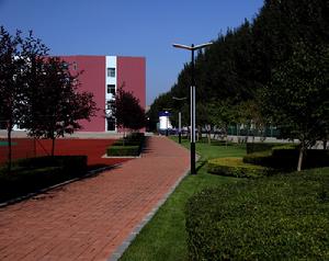 吉林市第十三中學校園一角