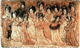 彩繪浮雕捧物侍女圖 彩繪浮雕捧物侍女圖