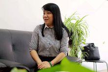 文學院黨委書記 韋 丹