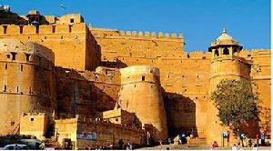 齊沙默爾古城現還居住著很多平民