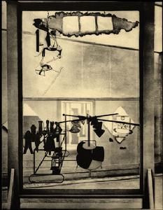 《新娘被光棍們剝光了衣服》 《新娘被光棍們剝光了衣服》