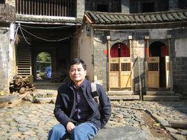 何也[中國作家協會會員]