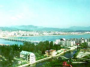 岫巖滿族自治縣