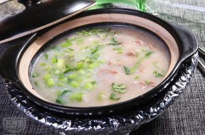 砂鍋排骨粥 砂鍋排骨粥