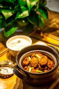 四爺燜雞 四爺燜雞