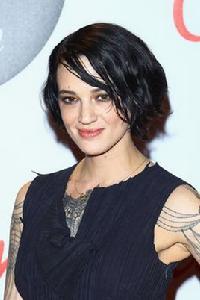 艾莎·阿基多 艾莎·阿基多