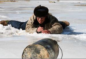 《雪域天路》劇照