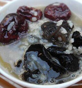 木耳燉冰糖 木耳燉冰糖