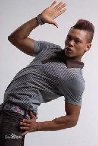 麥肯森[星光大道月冠軍]