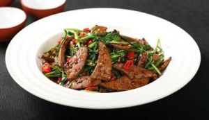 何首烏拌雞丁 何首烏拌雞丁