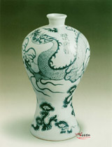 明洪武景德鎮窯青花雲龍紋瓶 明洪武景德鎮窯青花雲龍紋瓶