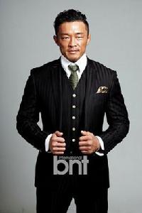 秋山成勲 秋山成勲