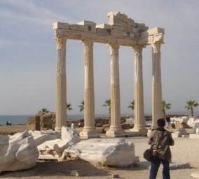 巴賽的阿波羅&middot;伊壁鳩魯神廟