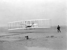 歷史性照片：世界上第一架飛機首飛成功