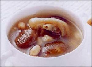 眉豆花生豬蹄湯