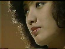 山口百惠現場演唱該曲