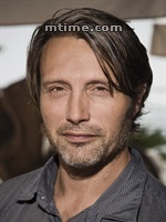 麥德斯·米科爾森