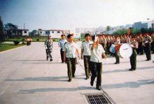 高占全檢閱拂曉藝校學生訓練方塊