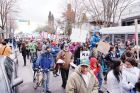 溫哥華500人遊行反種族歧視 華裔參與爭取權益