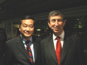 平塔特與泛太平洋研究中心董事長劉持金