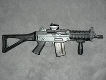 瑞士 SG553 突擊步槍