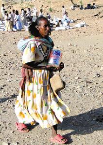 非洲是受溫室效應危害最嚴重的地區。圖為一名深受旱災之苦的厄利垂亞婦女