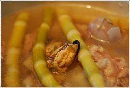 鹹瘦肉豬骨湯煮筍尖 鹹瘦肉豬骨湯煮筍尖