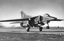 正在加力起飛的米格-27M生產型