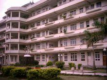 巒城中學校園一角