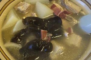 黑木耳蘿蔔湯 黑木耳蘿蔔湯