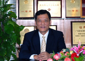 院理事會理事長、院長：黃建添