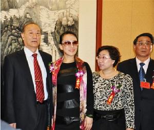 厲無畏副主席(左一)會見柴文達(右一)等