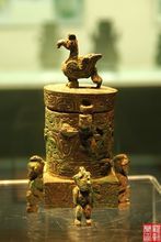 西周立鳥人足筒形器 西周立鳥人足筒形器