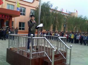 我校張文杰同學國旗下演講