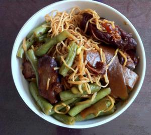 排骨蒸滷麵 排骨蒸滷麵