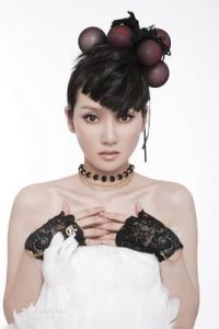 周鵬[內地女歌手]