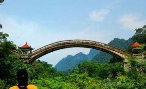 古龍山峽谷群 古龍山峽谷群