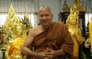 帕巴喃普寺廟住持及慈善之家創始人烏冬帕差通