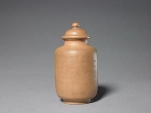 清乾隆紫砂御題詩梅花紋茶葉罐 清乾隆紫砂御題詩梅花紋茶葉罐