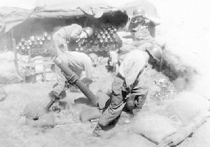 美軍第迫擊炮正在轟擊中國人民志願軍。
