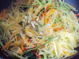 芹菜絲拌土豆 芹菜絲拌土豆